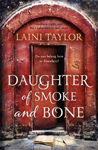 Picture of Daughter of Smoke and Bone: Enter another world in this magical SUNDAY TIMES bestseller